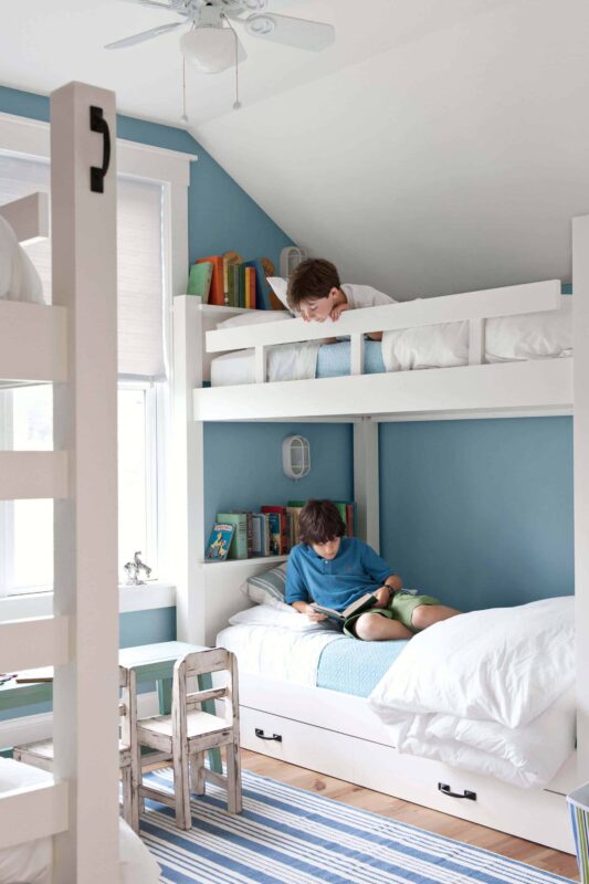 Tiêu chí an toàn luôn được đặt hàng đầu khi thiết kế phòng ngủ dành cho hai bé